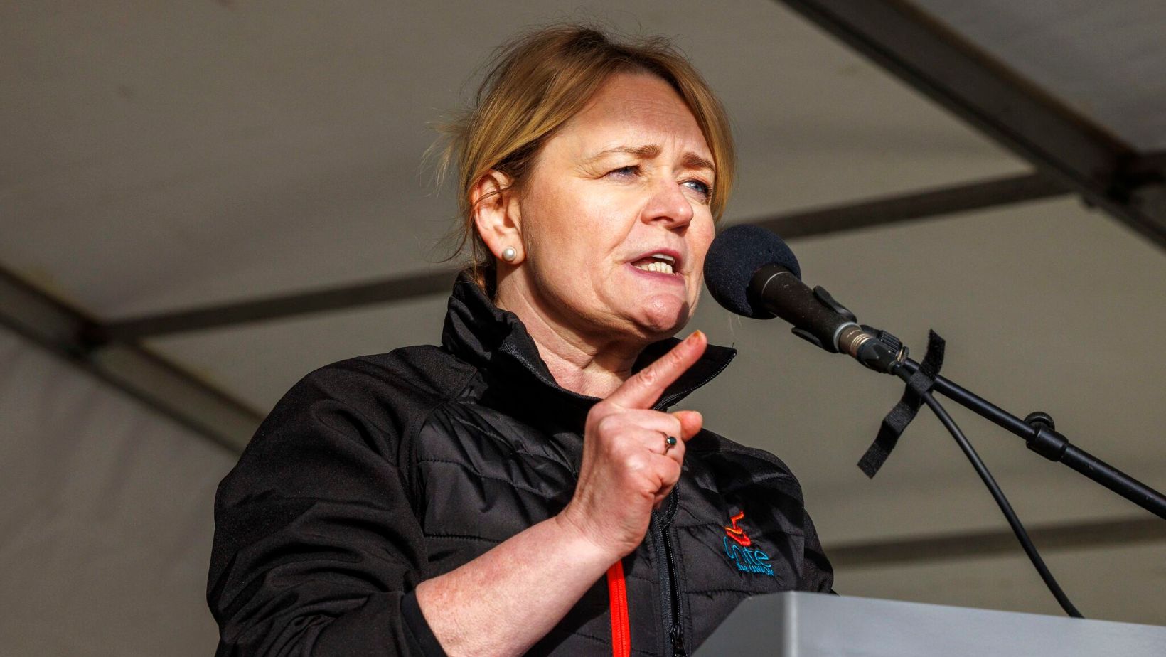 Unite secures above-inflation pay deal for Lufthansa Technik Hayes ...