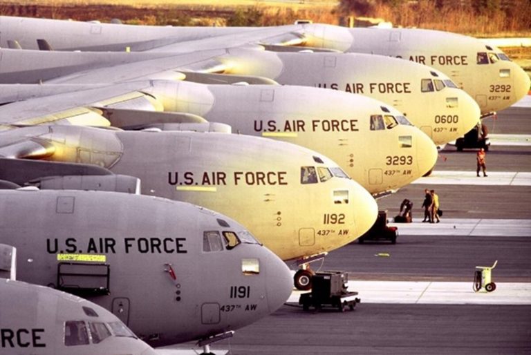 Boeing to Modernize Flight Deck for C-17